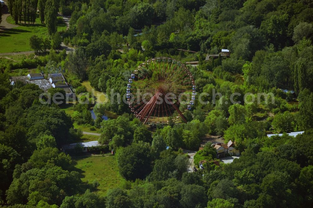 Aerial photograph Berlin - Grounds of the derelict former amusement park Spree / Culture park Plänterwald in the district of Treptow-Köpenick