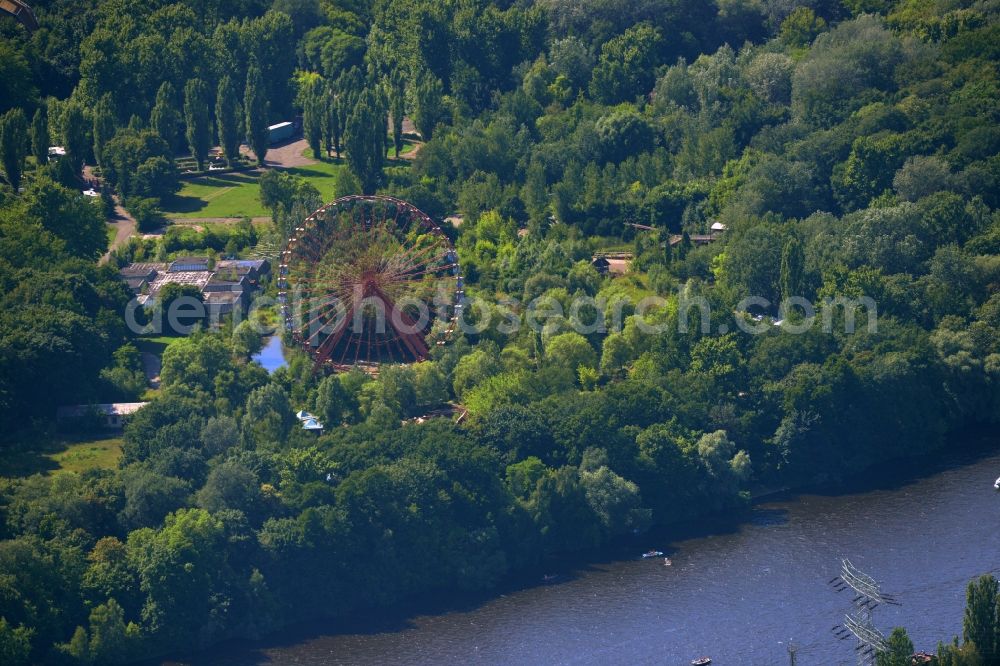 Aerial image Berlin - Grounds of the derelict former amusement park Spree / Culture park Plänterwald in the district of Treptow-Köpenick