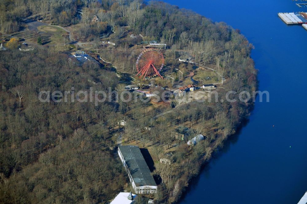 Aerial image Berlin - Grounds of the derelict former amusement park Spree / Culture park Plaenterwald in the district of Plaenterwald