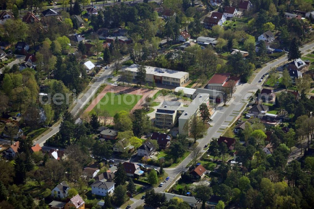 Falkensee from the bird's eye view: Grounds of Vicco von Bülow school and TSV Gymnastics and Sports Association club Falkensee in Falkensee in Brandenburg