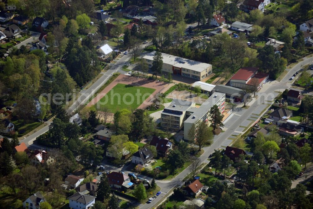 Aerial image Falkensee - Grounds of Vicco von Bülow school and TSV Gymnastics and Sports Association club Falkensee in Falkensee in Brandenburg