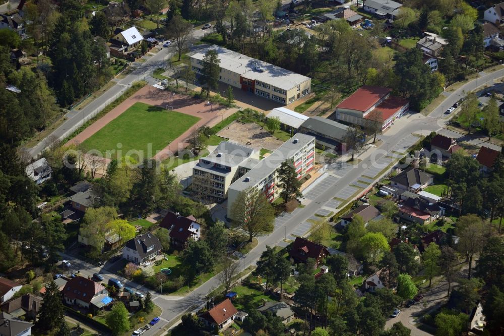 Aerial photograph Falkensee - Grounds of Vicco von Bülow school and TSV Gymnastics and Sports Association club Falkensee in Falkensee in Brandenburg