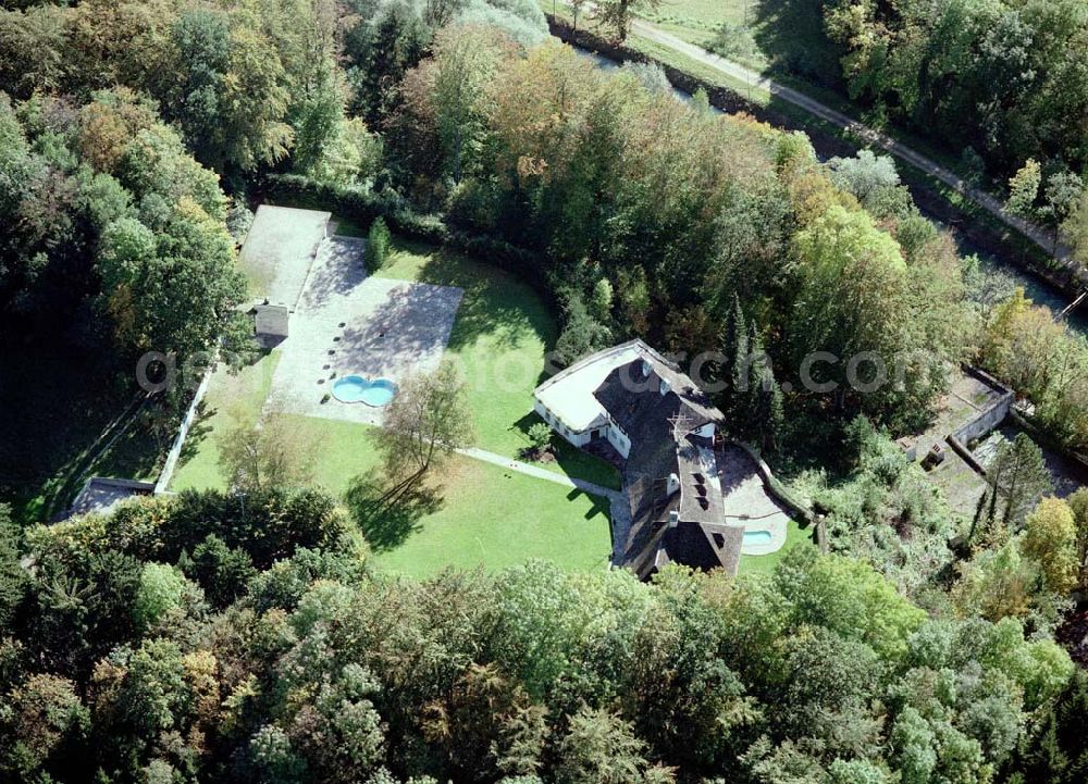 Aerial photograph Freilassing / Bayern - Gelände der Villa Zeller der Unternehmensgruppe MAX AICHER in Freilassing.