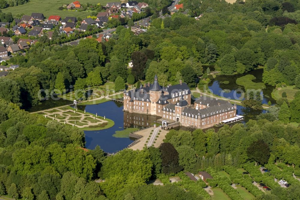 Isselburg from the bird's eye view: Grounds of the moated castle Anhalt near Isselburg in North Rhine-Westphalia