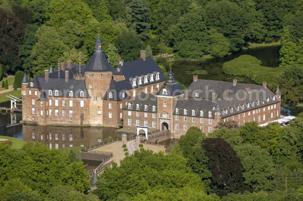 Aerial photograph Isselburg - Grounds of the moated castle Anhalt near Isselburg in North Rhine-Westphalia