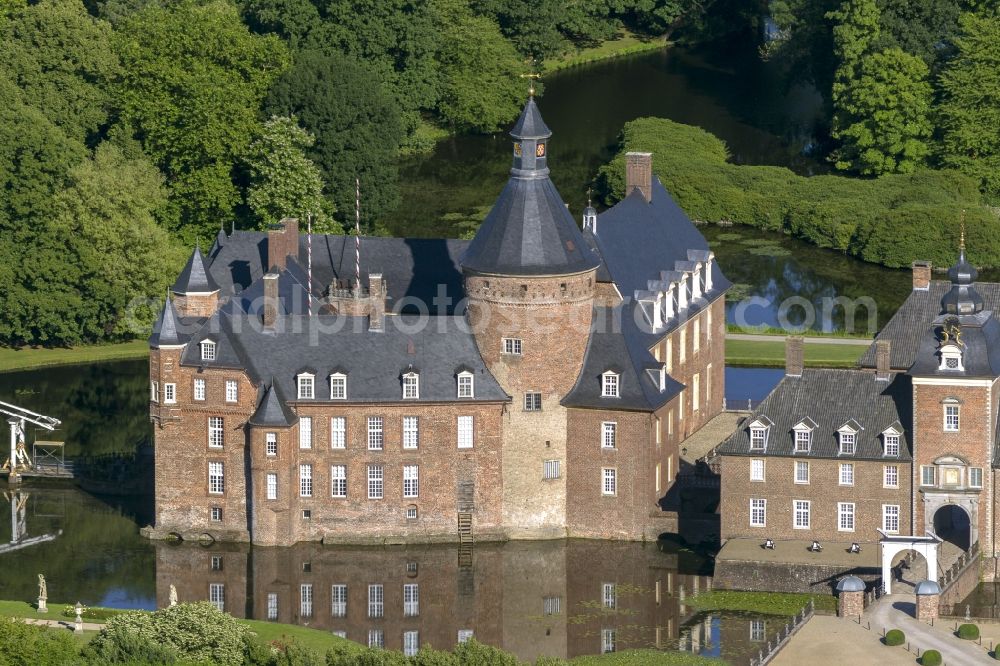 Aerial photograph Isselburg - Grounds of the moated castle Anhalt near Isselburg in North Rhine-Westphalia