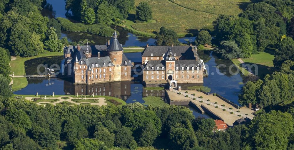 Isselburg from the bird's eye view: Grounds of the moated castle Anhalt near Isselburg in North Rhine-Westphalia