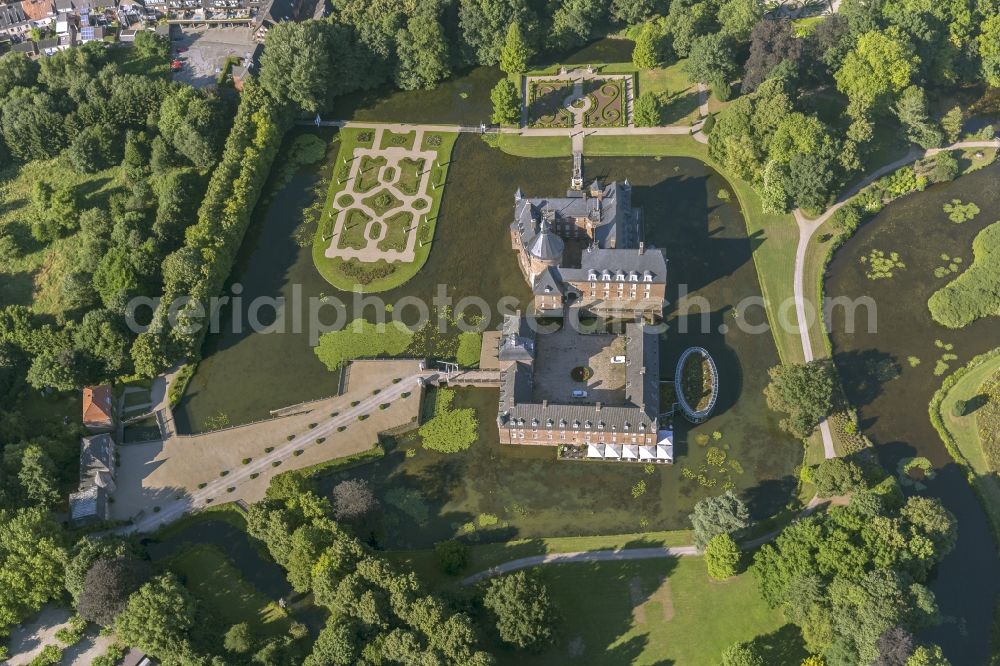 Isselburg from the bird's eye view: Grounds of the moated castle Anhalt near Isselburg in North Rhine-Westphalia