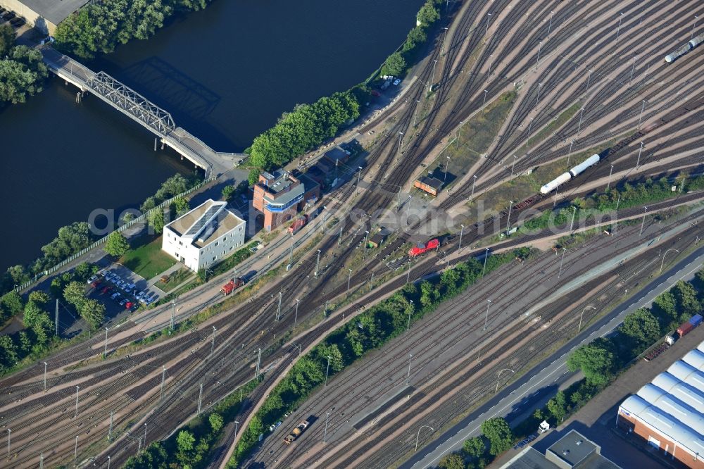 Hamburg from the bird's eye view: Terrain and turnout - interlocking of shunting - station for freight on Spreehafen in Hamburg