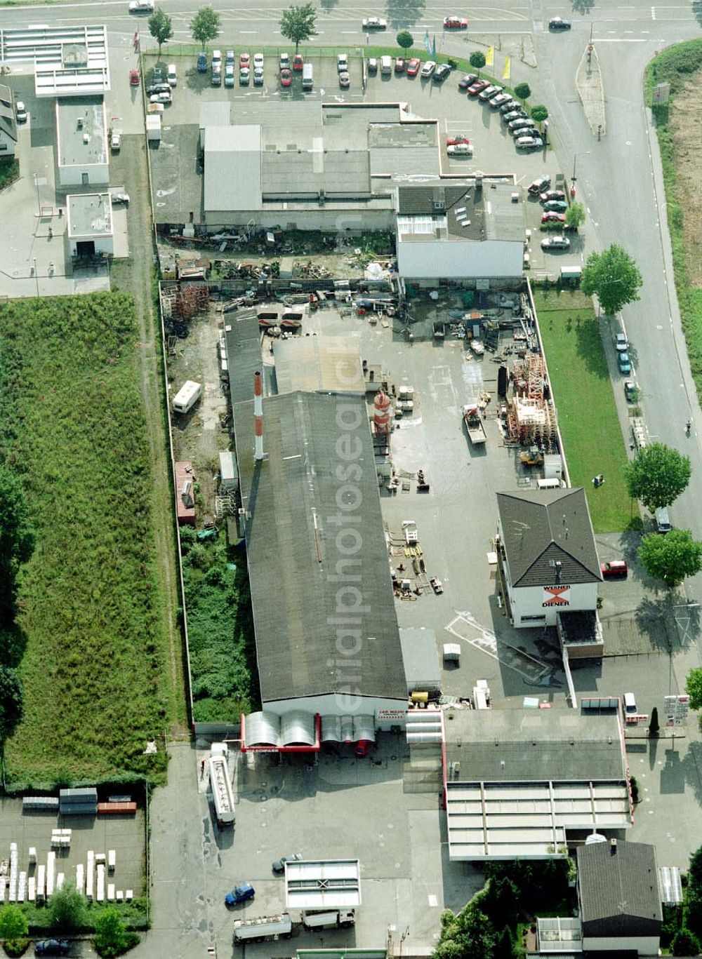 Köln from the bird's eye view: Gelände der WERNER DIENER GmbH & Co KG an der Niederkasseler Straße in 51147 Köln.