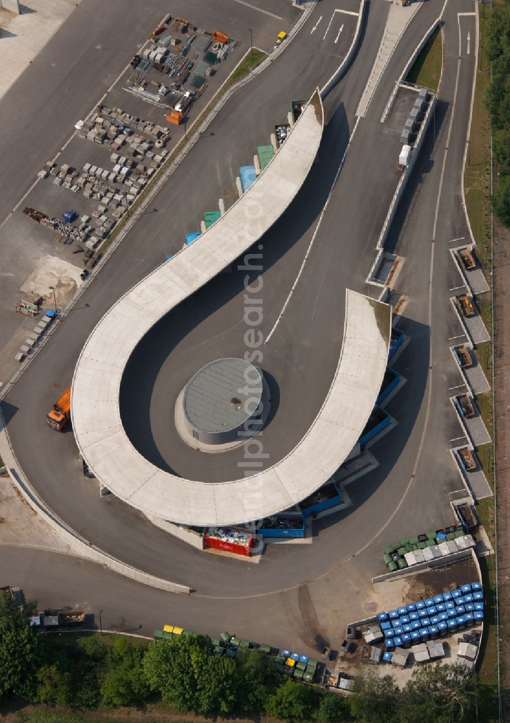 Marl from the bird's eye view: Container station on the site of the ZBH Zentraler Betriebshof Marl. Construction and recycling yard at the Zechenstrasse in Marl in North Rhine-Westphalia