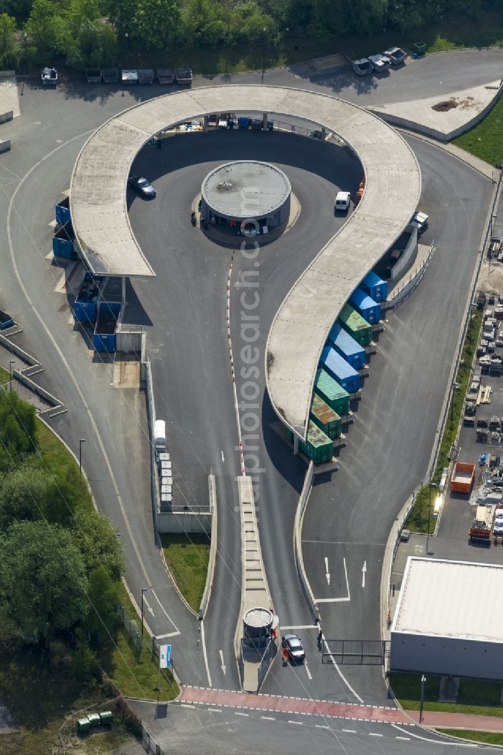 Aerial photograph Marl - Site of the ZBH Central depot Marl with recycling in urban yard Brassertstrasse in Marl in North Rhine-Westphalia