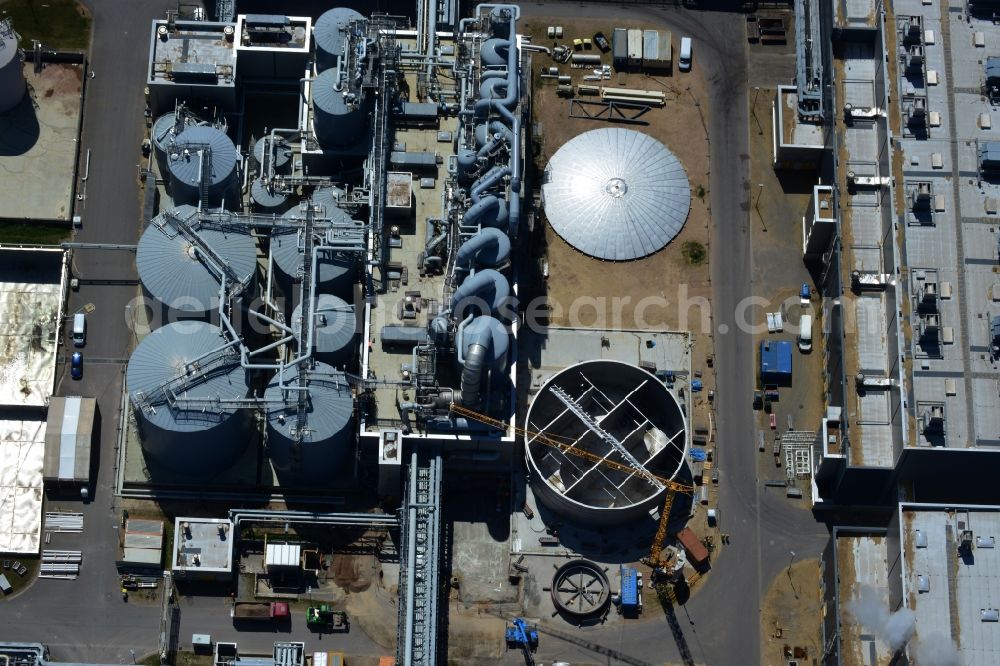 Aerial image Arneburg - Compound of the cellulose factory Zellstoff Stendal in the industrial park of Altmark in Arneburg in the state Saxony-Anhalt. The company is the largest producer of NBSK (Northern Bleached Softwood Kraft) cellulose in Europe. The compound includes silos and other technical equipment