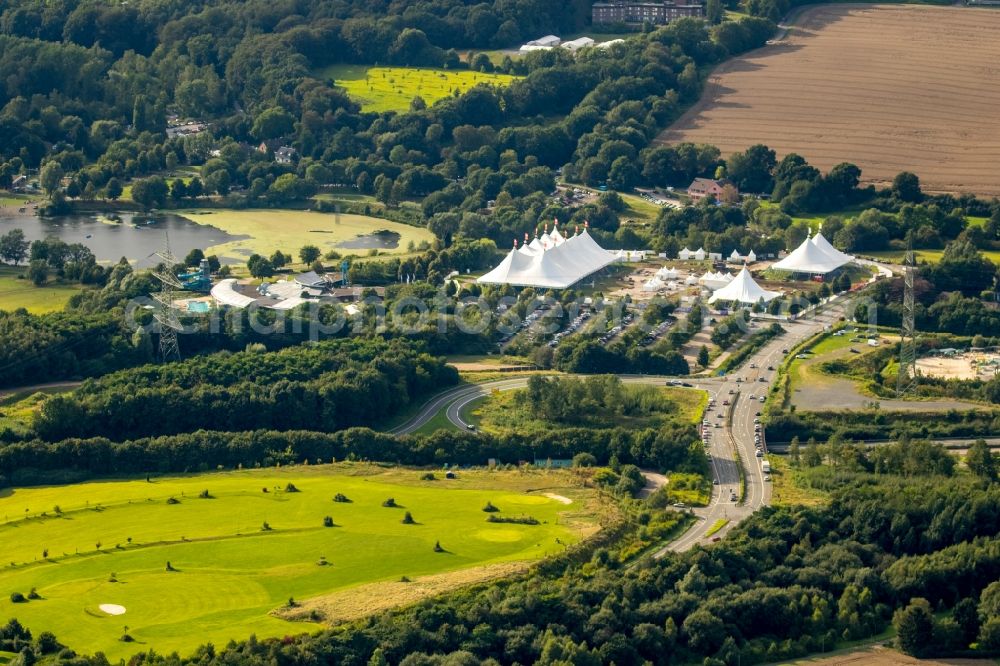 Aerial photograph Witten - Participants in the ZELTFESTIVAL RUHR music festival on the event concert area in the district Heven in Witten in the state North Rhine-Westphalia, Germany