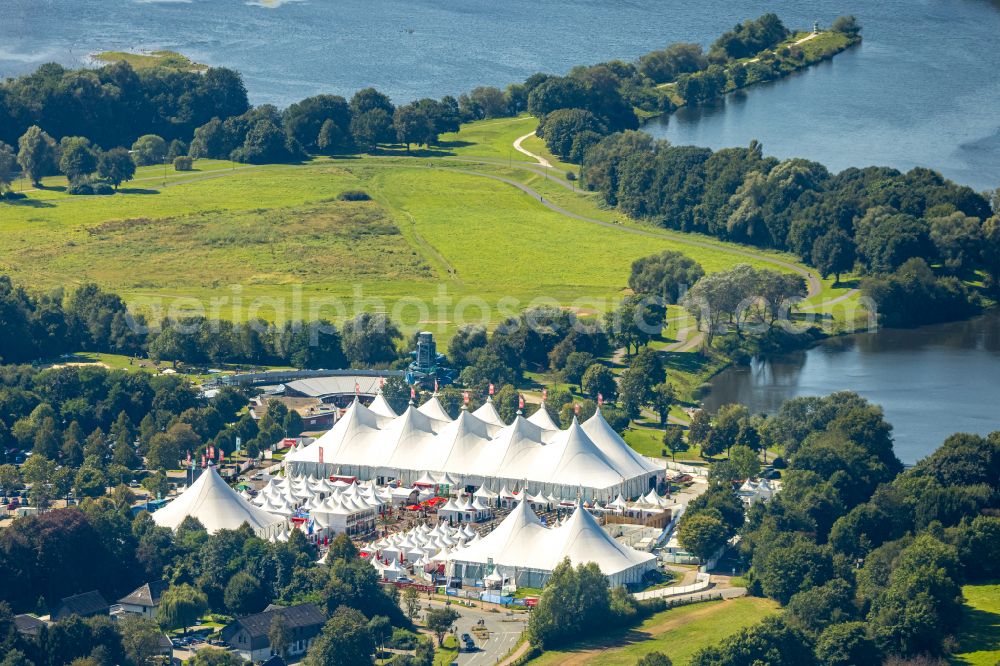 Aerial photograph Witten - Participants in the ZELTFESTIVAL RUHR music festival on the event concert area in the district Heven in Witten in the state North Rhine-Westphalia, Germany