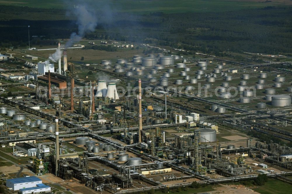 Aerial photograph Schwedt/Oder - View of the site of PCK Refinery GmbH, a petroleum processing plant in Schwedt / Oder in the northeast of the state of Brandenburg