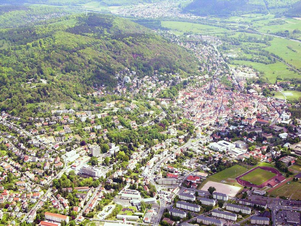 Aerial photograph Gelnhausen / Hessen - Blick auf 63571 Gelnhausen in Hessen.Gelnhausen hat 21.799 Einwohner und ein Gesamtfläche von 45,19 km². Gut zu sehen ist auch die Marienkirche, welche seit 1999 durch die Stiftung Marienkirche finanziert wird. Über mehrere Jahrhunderte hinweg ist die Marienkirche z ihrer heutigen Pracht aufgebaut worden.