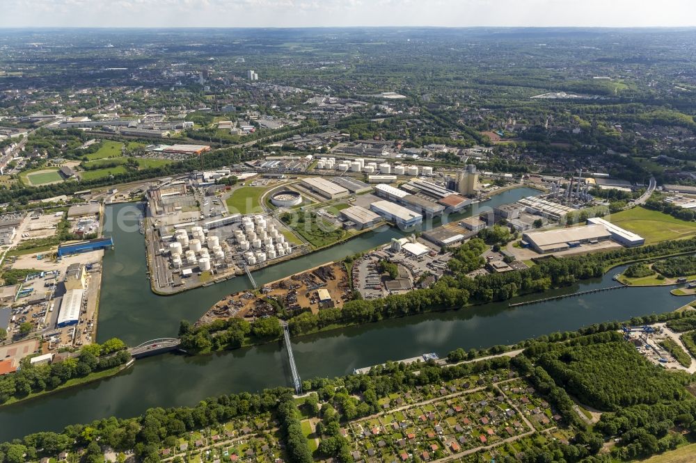 Gelsenkirchen from above - Gelsenkirchen city harbor on the Rhine-Herne Canal in Gelsenkicrhen in the state of North Rhine-Westphalia