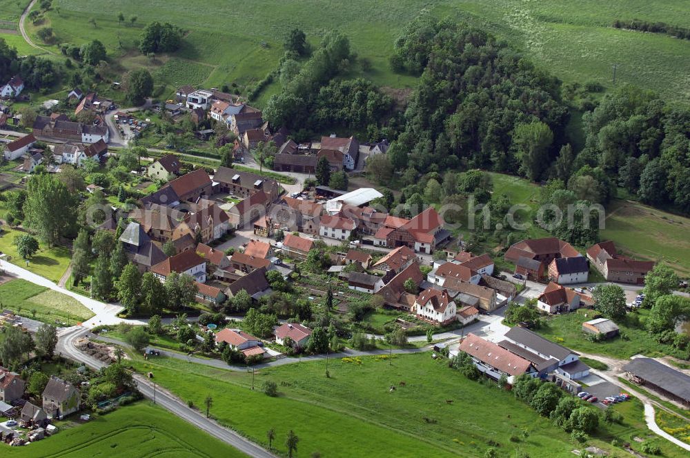 Aerial photograph Löberschütz - Blick auf die Gemeinde Löberschütz im Gleistal. View of the town Loberschutz.