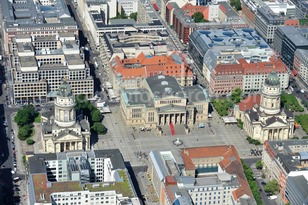 Berlin Mitte from above - Blick auf den Gendarmenmarkt mit dem Französischen Dom, dem Deutschen Dom und dem von Karl Friedrich Schinkel erbauten Schauspielhaus. View at the Gendarmenmarkt with the French Cathedral, the German Cathedral and the theater, built by Karl Friedrich Schinkel.