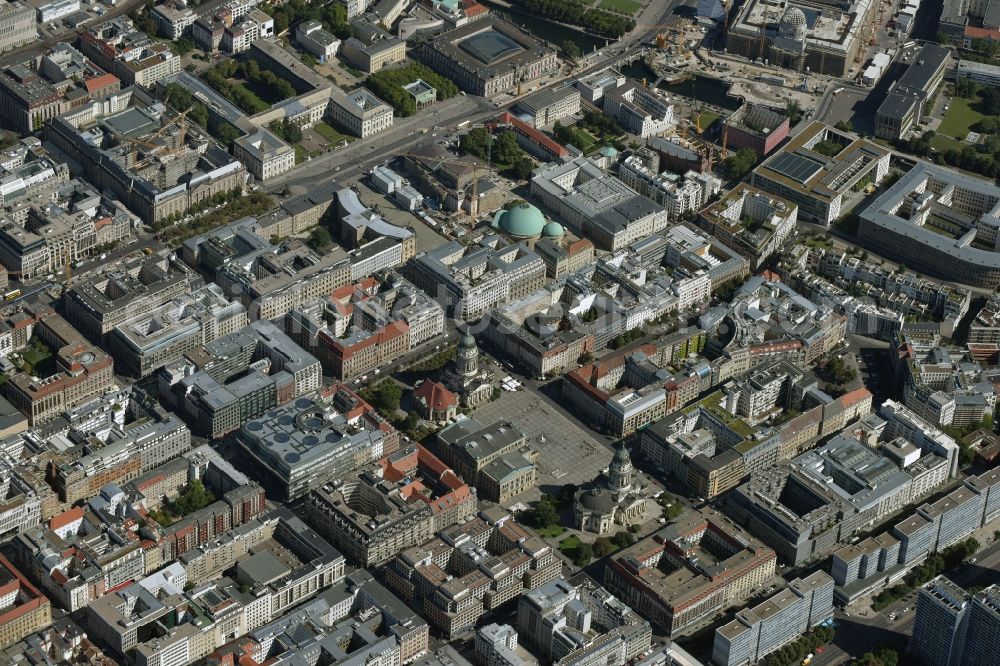 Aerial photograph Berlin - Place area Gendarmenmarkt with the building ensemble German and French Cathedral, Schauspielhaus in Berlin Mitte