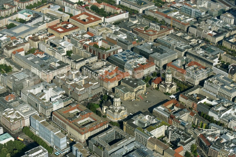 Aerial image Berlin - Place area Gendarmenmarkt with the building ensemble German and French Cathedral, Schauspielhaus in Berlin Mitte