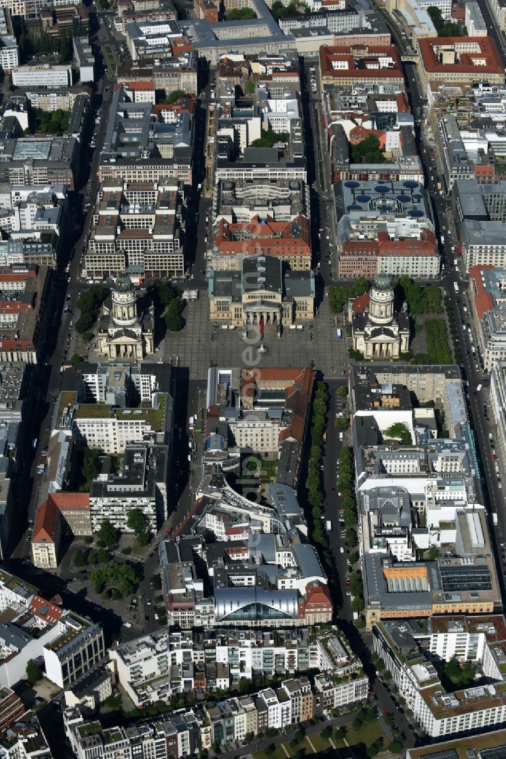 Aerial image Berlin - Place area Gendarmenmarkt with the building ensemble German and French Cathedral, Schauspielhaus in Berlin Mitte