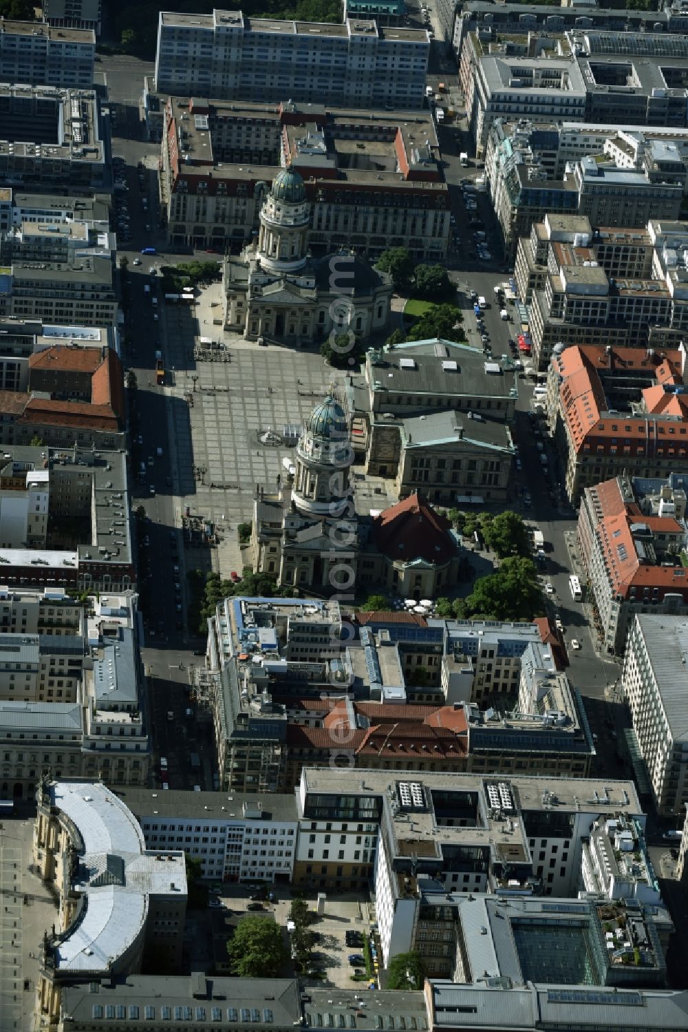 Aerial image Berlin - Place area Gendarmenmarkt with the building ensemble German and French Cathedral, Schauspielhaus in Berlin Mitte