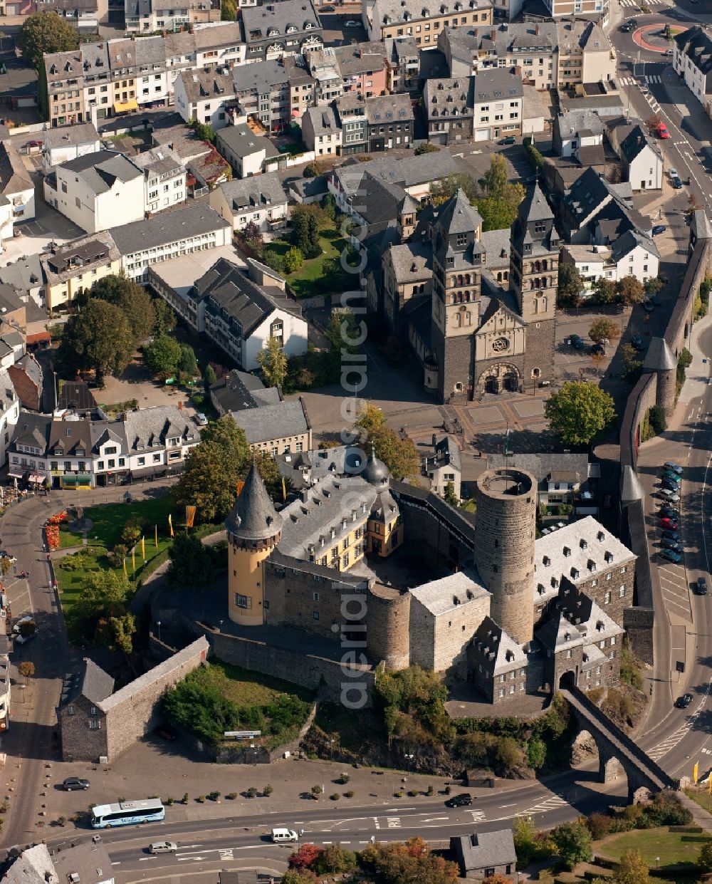 Mayen from the bird's eye view: Genoveva Castle - landmark of the city of Mayen in Rhineland-Palatinate