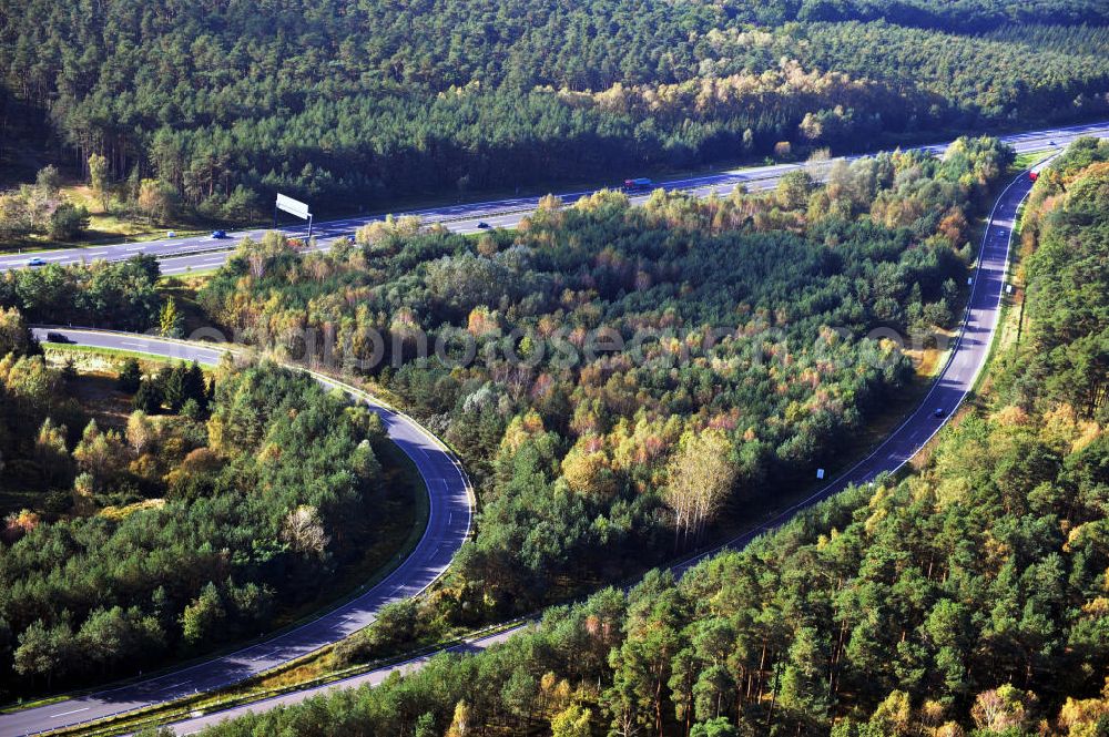 Aerial image Ziethen - Das Autobahndreieck Havelland in Brandenburg. Das Dreieck Havelland ist ein Autobahndreieck am nördlichem Berliner Ring (A 10) im Landkreis Havelland, das nach Westen die A 24 anbindet. Insgesamt 39,8 Millionen sollen in den Ausbau und Umbau des Autobahndreiecks Havelland fließen. Der Bund fördert den Ausbau im Rahmen des Masterplans für Güterverkehr und Logistik mit insgesamt 22,8 Millionen, weitere 17 Millionen Förderung kommen aus EFRE-Mitteln.