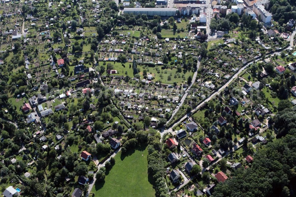 Gera from the bird's eye view: Partial view of the residential area and the gardens at Ferberturm in the city of Gera in the state of Thuringia