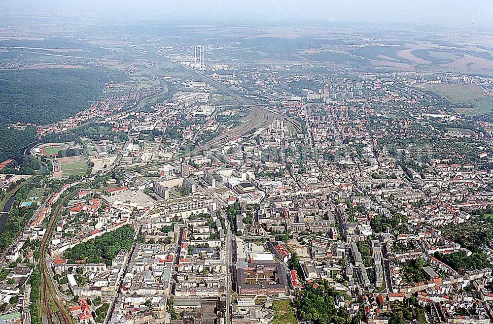 Gera / Thüringen from above - Gera / Thüringen Blick auf das Stadtzentrum von Gera (links: Stadion der Freundschaft und Städt. Sommerbad neben der Weißen Elster)