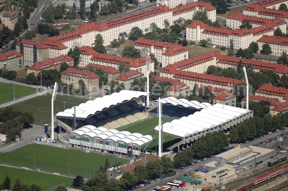 Wien from the bird's eye view: Das Gerhard-Hanappi-Stadion ist ein Fußballstadion in Hütteldorf, einem Stadtteil der österreichischen Hauptstadt Wien. Das Stadion ist im Besitz der Stadt Wien und wird an den SK Rapid verpachtet, der es als Heimstadion nützt. Es trägt den Namen des ehemaligen österreichischen Rekordnationalspielers und Architekten des Stadions Gerhard Hanappi.