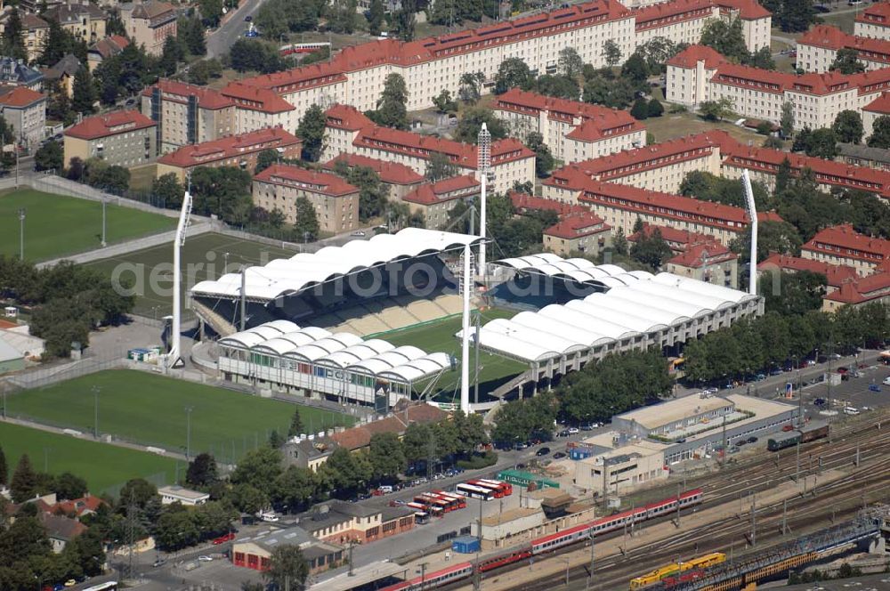 Aerial photograph Wien - Das Gerhard-Hanappi-Stadion ist ein Fußballstadion in Hütteldorf, einem Stadtteil der österreichischen Hauptstadt Wien. Das Stadion ist im Besitz der Stadt Wien und wird an den SK Rapid verpachtet, der es als Heimstadion nützt. Es trägt den Namen des ehemaligen österreichischen Rekordnationalspielers und Architekten des Stadions Gerhard Hanappi.