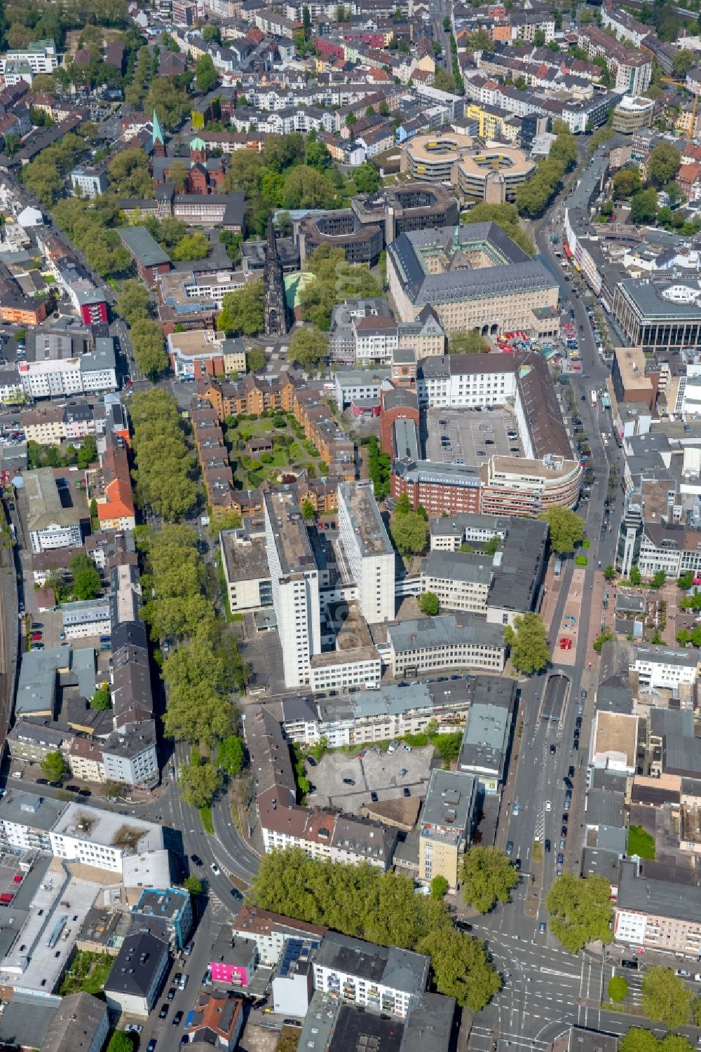 Bochum from the bird's eye view: Court- Building complex of the Landgericht Bochum and of Staatsanwaltschaftan on Suedring in Bochum in the state North Rhine-Westphalia, Germany