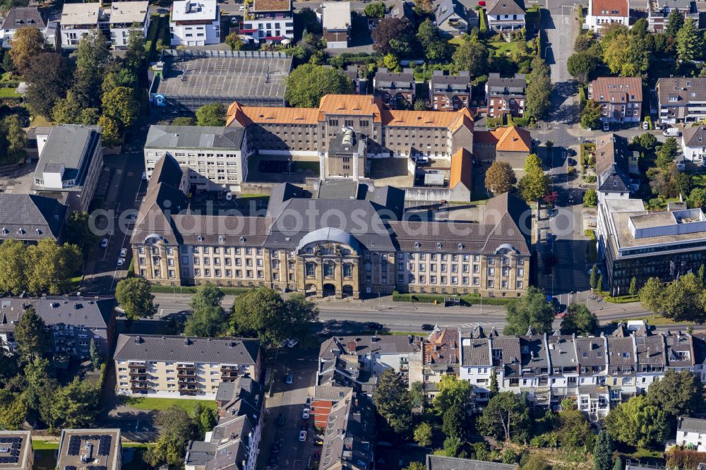 Aerial photograph Mönchengladbach - Court building complex of the Landgericht Moenchengladbach on Hohenzollernstrasse in Moenchengladbach in the federal state of North Rhine-Westphalia, Germany