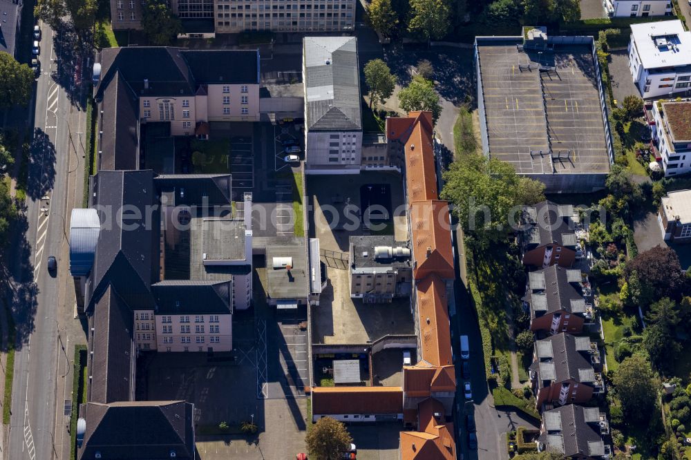 Aerial photograph Mönchengladbach - Court building complex of the Landgericht Moenchengladbach on Hohenzollernstrasse in Moenchengladbach in the federal state of North Rhine-Westphalia, Germany