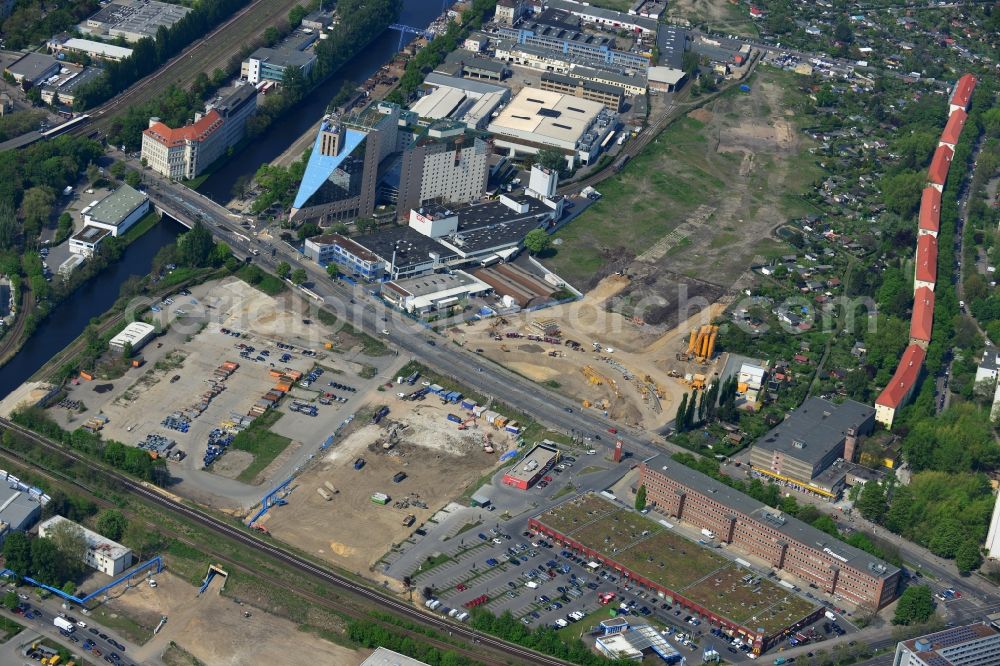 Aerial image Berlin Neukölln - Cleared land for the construction of the continuation of the route of the A100 city motorway in Berlin Neukoelln