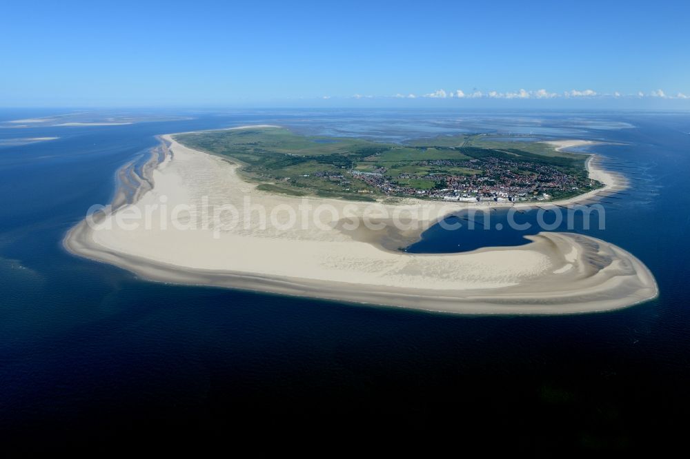 Aerial image Borkum - Total View of the North Sea Island Borkum with a beach landscape and a small bay in the state Lower Saxony