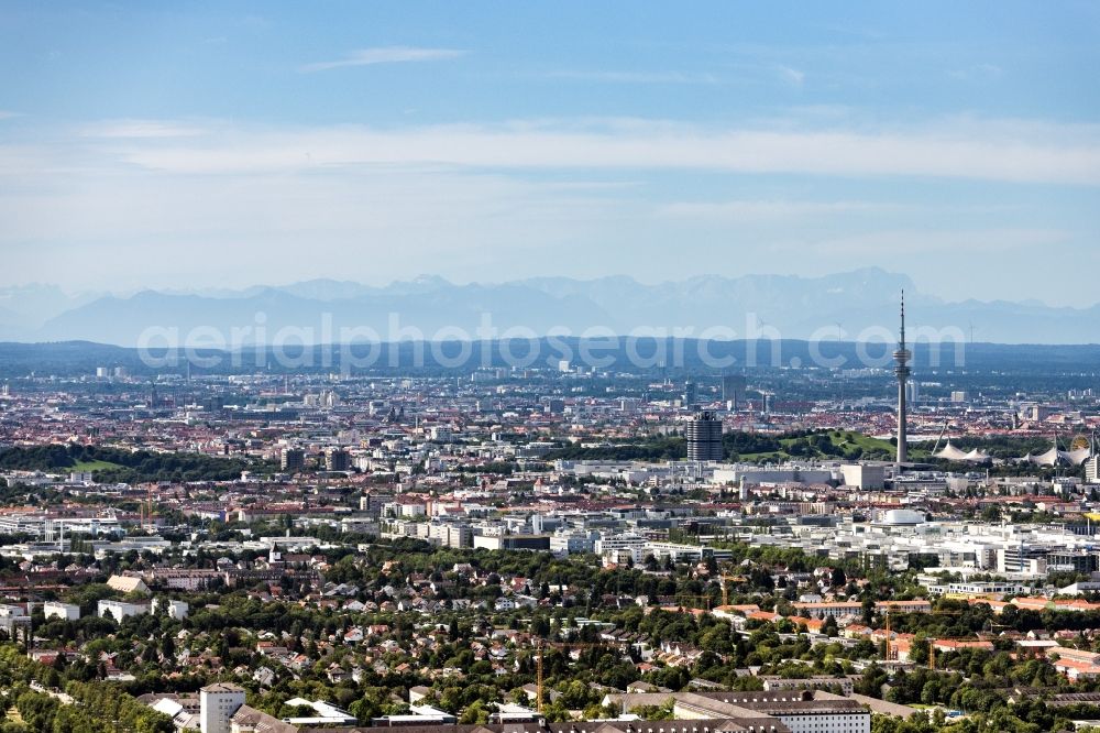 Aerial photograph München - City area with outside districts and inner city area in Munich in the state Bavaria, Germany