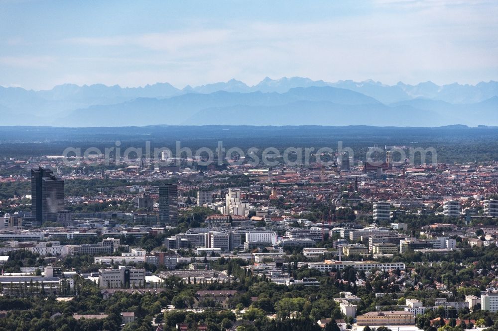 Aerial photograph München - City area with outside districts and inner city area in Munich in the state Bavaria, Germany