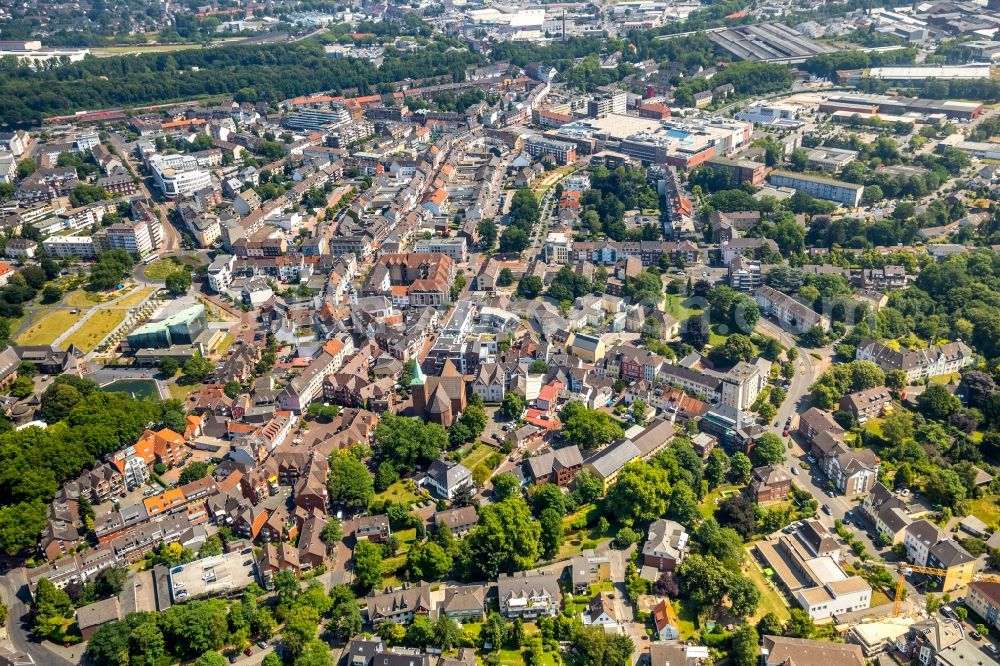 Aerial image Dinslaken - City area with outside districts and inner city area in Dinslaken in the state North Rhine-Westphalia, Germany