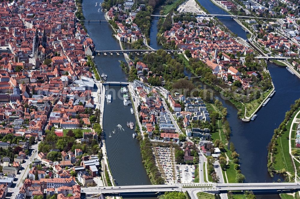 Aerial photograph Regensburg - City area with outside districts and inner city area in Regensburg in the state Bavaria, Germany