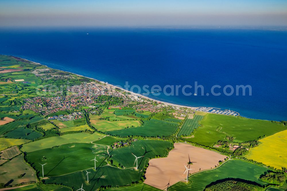 Grömitz from the bird's eye view: City area with outside districts and inner city area in Groemitz in the state Schleswig-Holstein, Germany