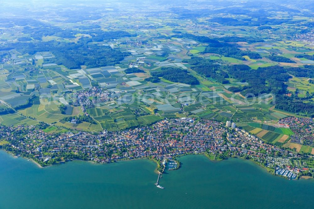 Immenstaad am Bodensee from the bird's eye view: City area with outside districts and inner city area in Immenstaad am Bodensee in the state Baden-Wurttemberg, Germany