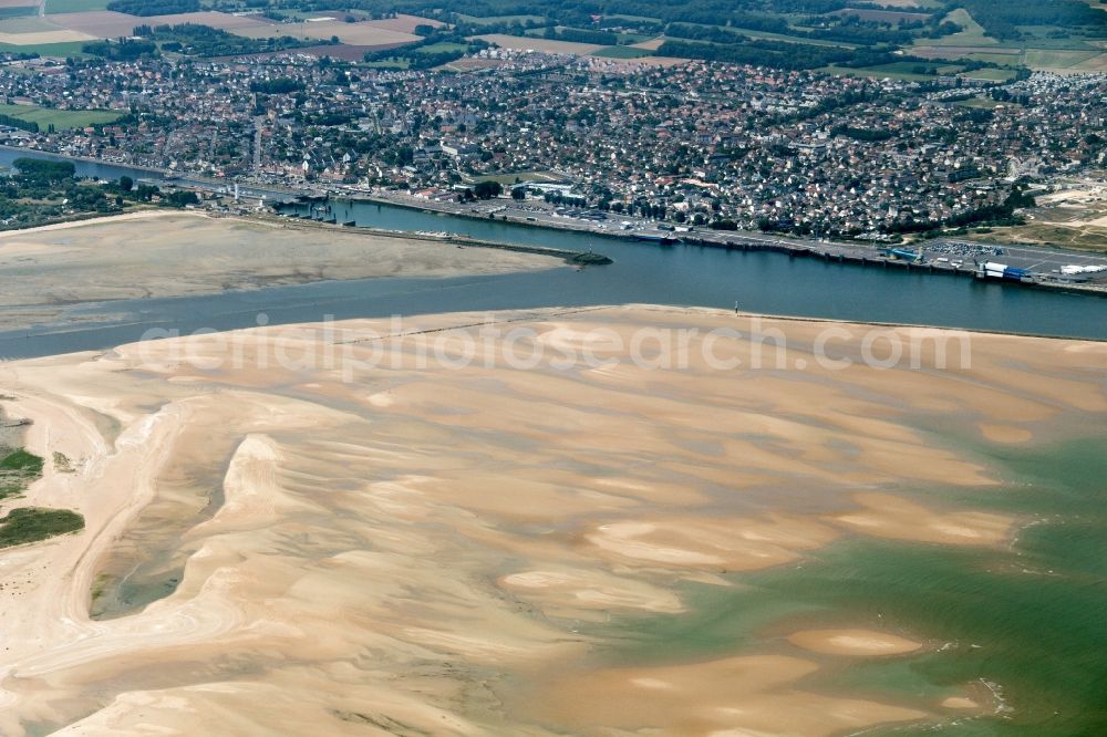 Aerial photograph Ouistreham - City area with outside districts and inner city area in Ouistreham in , France