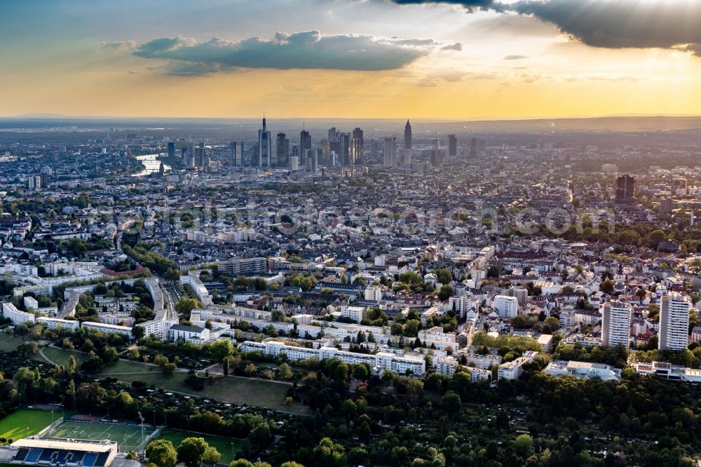 Aerial image Frankfurt am Main - City area with outside districts and inner city area in front of the skyline of Frankfurt in the district Nordend-Ost in Frankfurt in the state Hesse, Germany