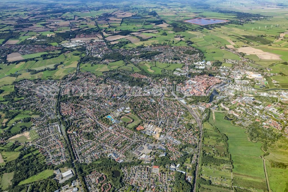 Stade from the bird's eye view: City area with outside districts and inner city area in Stade in the state Lower Saxony, Germany