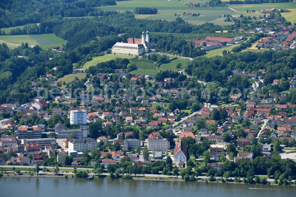 Vilshofen an der Donau from the bird's eye view: City area with outside districts and inner city area in Vilshofen an der Donau in the state Bavaria, Germany