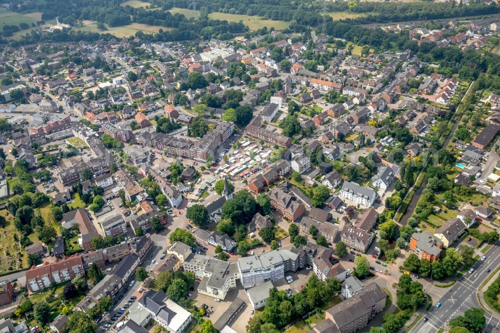 Aerial photograph Dinslaken - Overview with a map of the infrastructure area of the urban area in Dinslaken in the state North Rhine-Westphalia, Germany